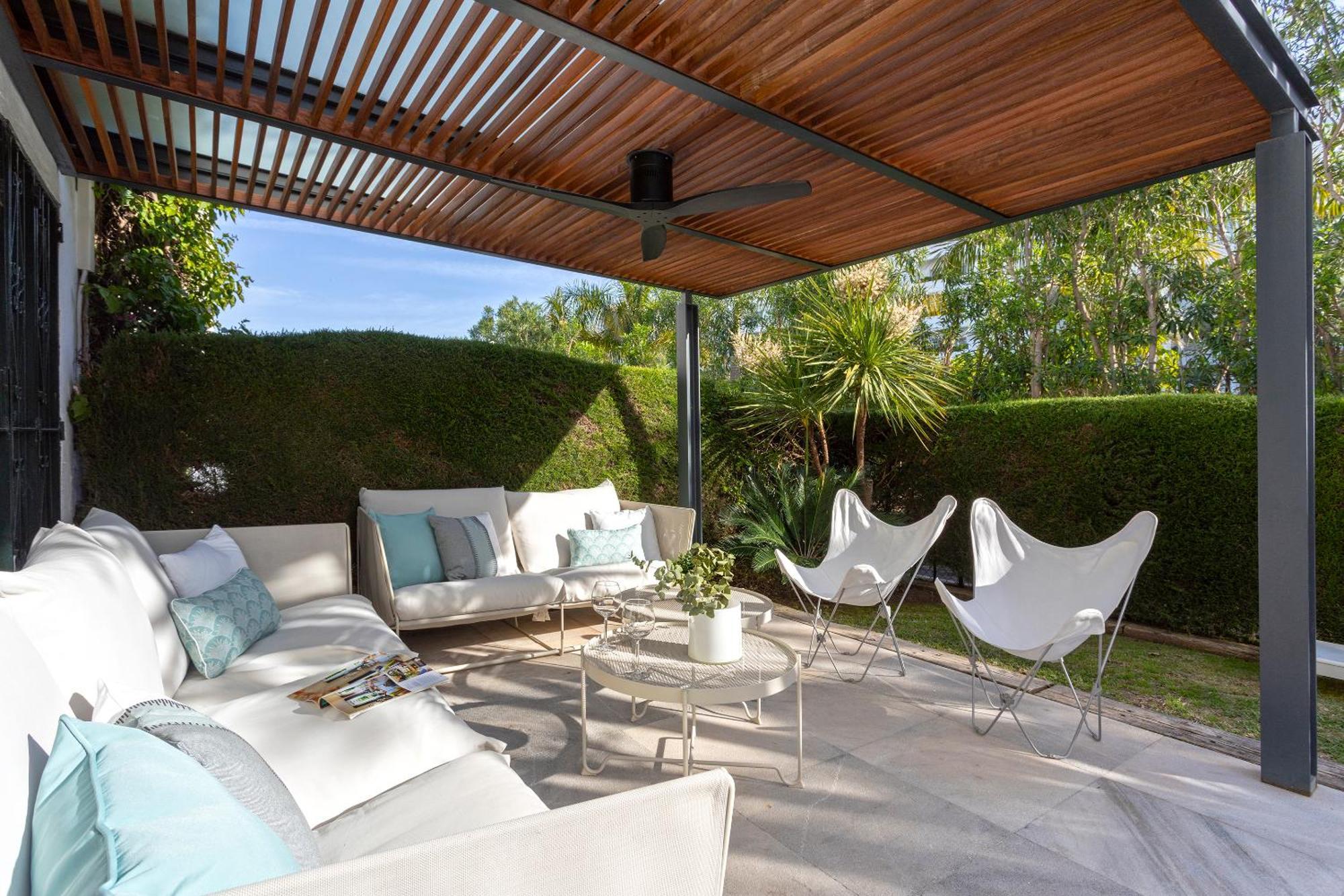 Genteel Guadalvillas *